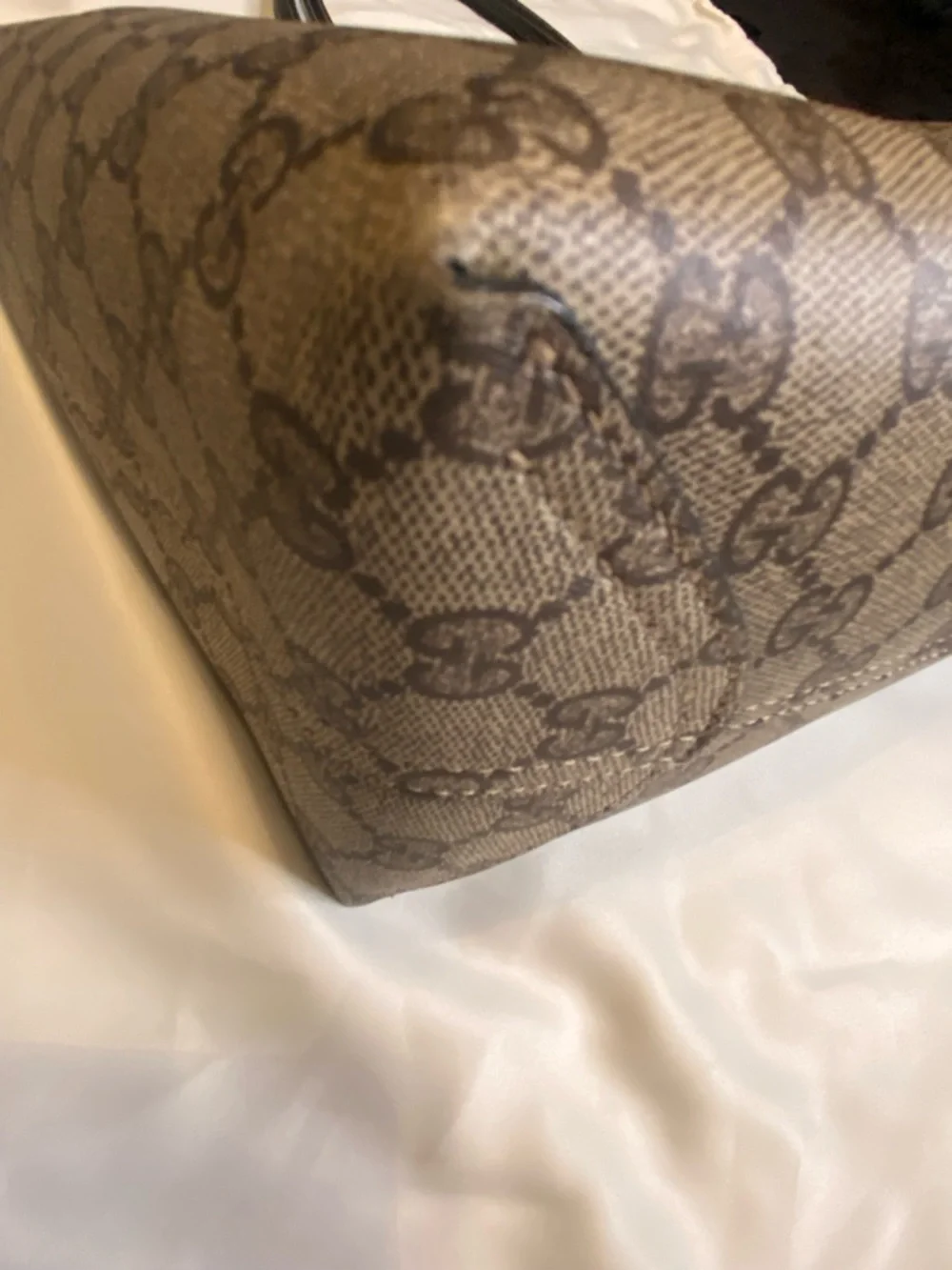 Gucci Beige/Brown GG Supreme Tote with Dark Brown Trim - Picture 6 of 16